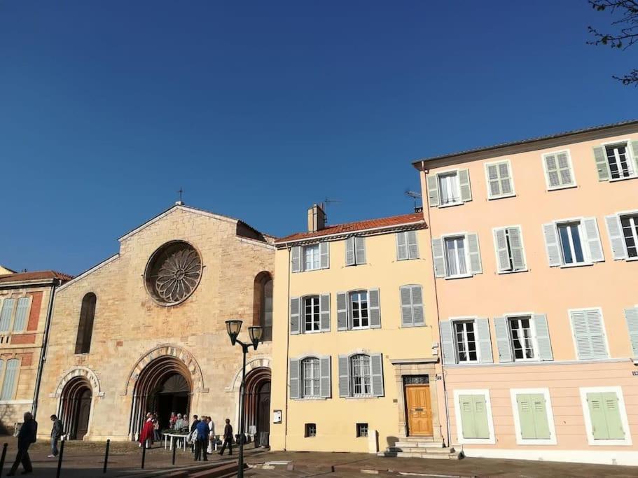 Apartamento Les Jardins Du Luxembourg Hyères Exterior foto